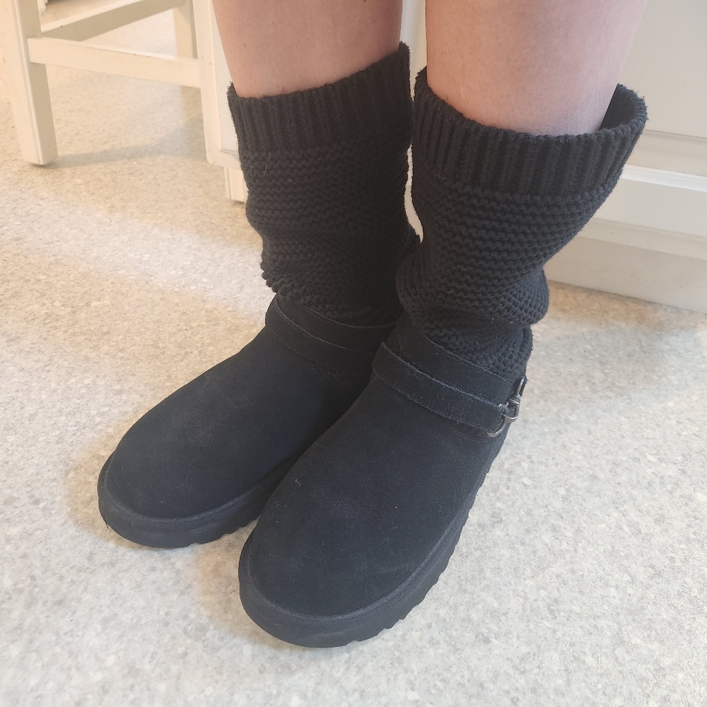 Ugg Purl Strap Boots - Picture 3 of 7